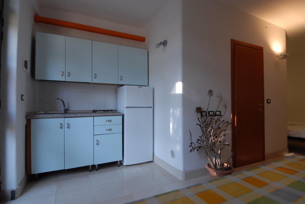 Villaggio Camping Uria Foce Varano Exterior photo